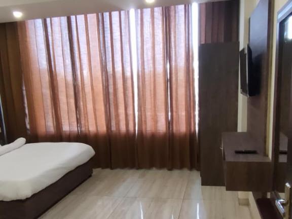 OYO 72080 Hotel Chandigarh inn photo