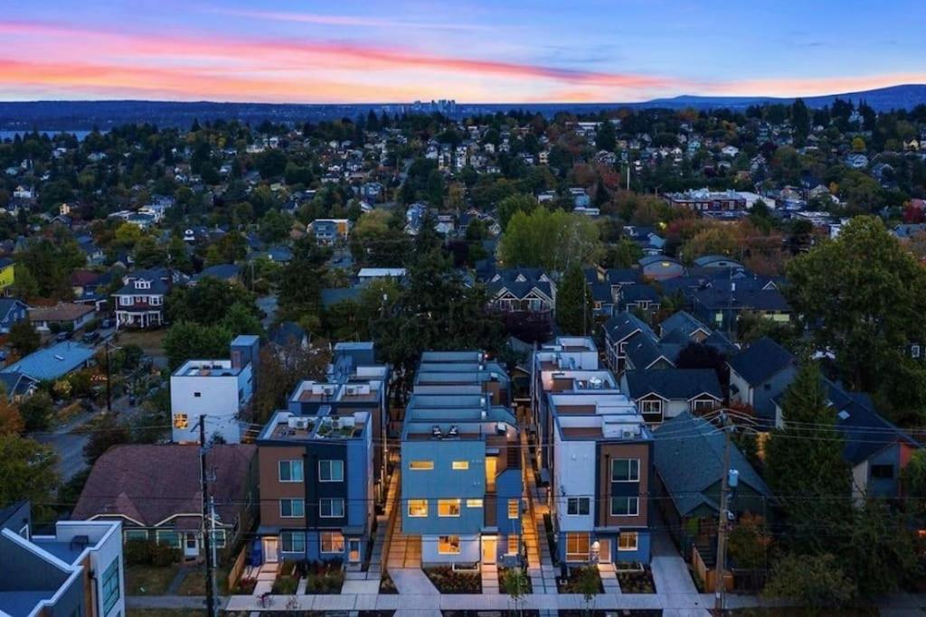 New modern Nordic style home, View, Rooftop deck, Seattle