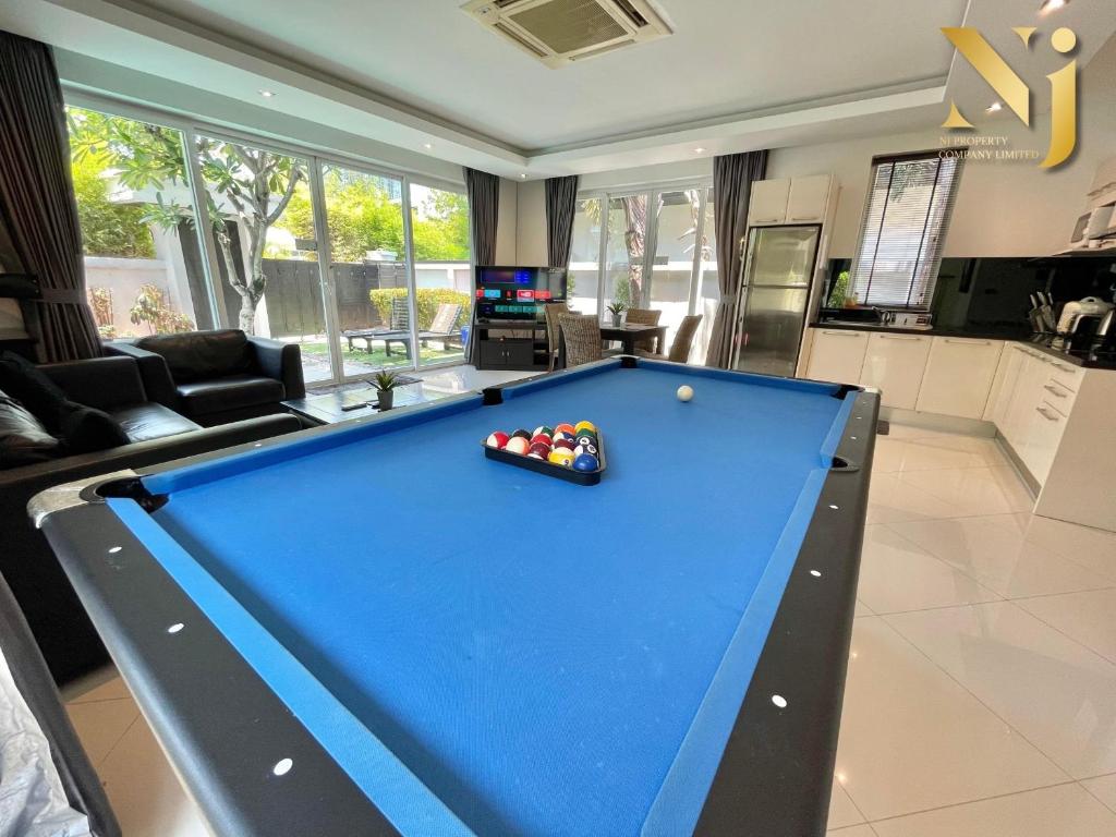 NJ Palm Oasis Pool Villa up to 6 PAX photo