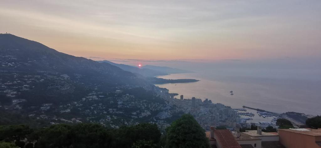 Villa with unique & breathtaking view over Sea, Monte-Carlo, Italy & Alps - 3