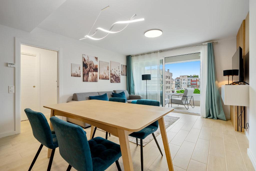 Magical 2BR Condo in the Heart of Cambrils - 5