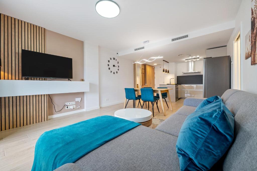 Magical 2BR Condo in the Heart of Cambrils - 3
