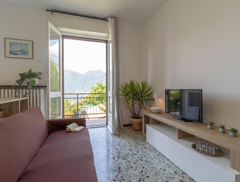 Mamma Ciccia Holiday Home - Mountains & Lake - 5