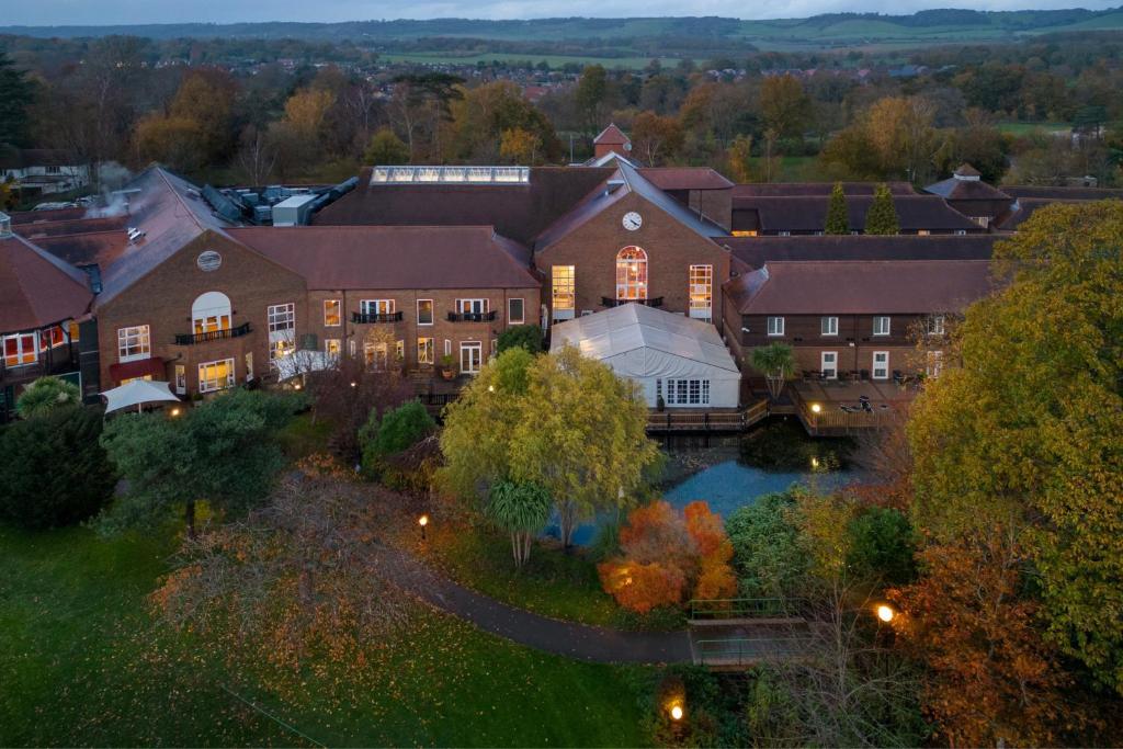 Delta Hotels Tudor Park Country Club photo