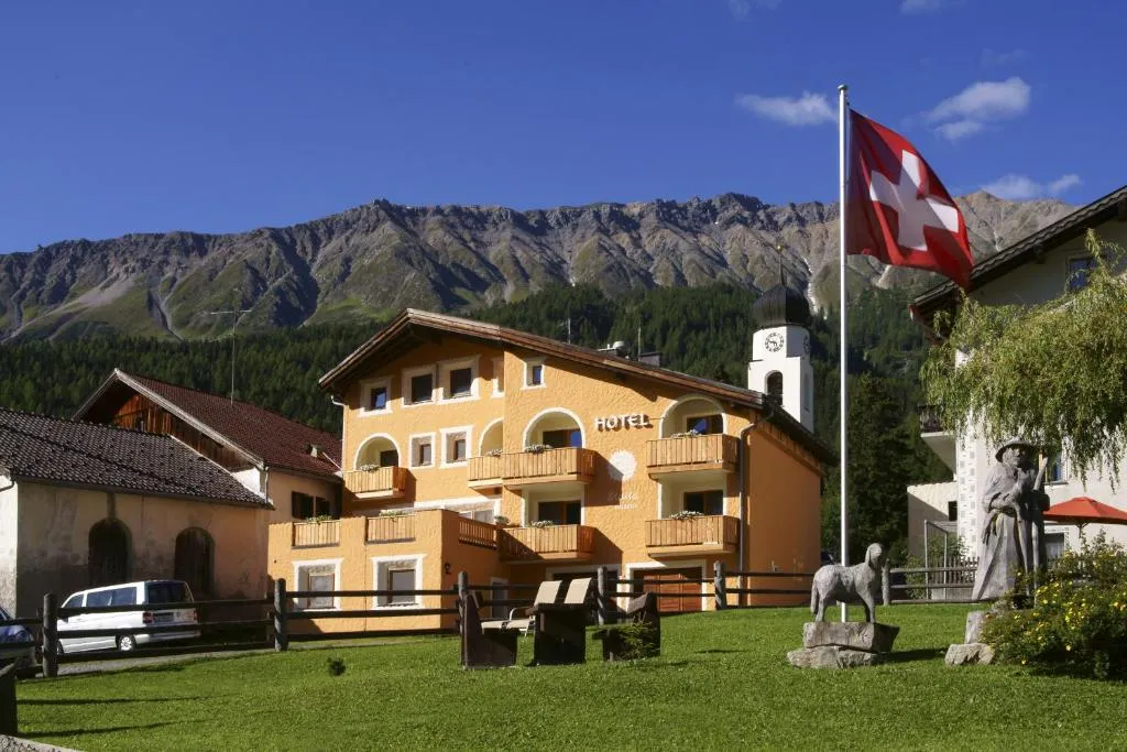 Hotel Landgasthof Staila, hotel in Fuldera