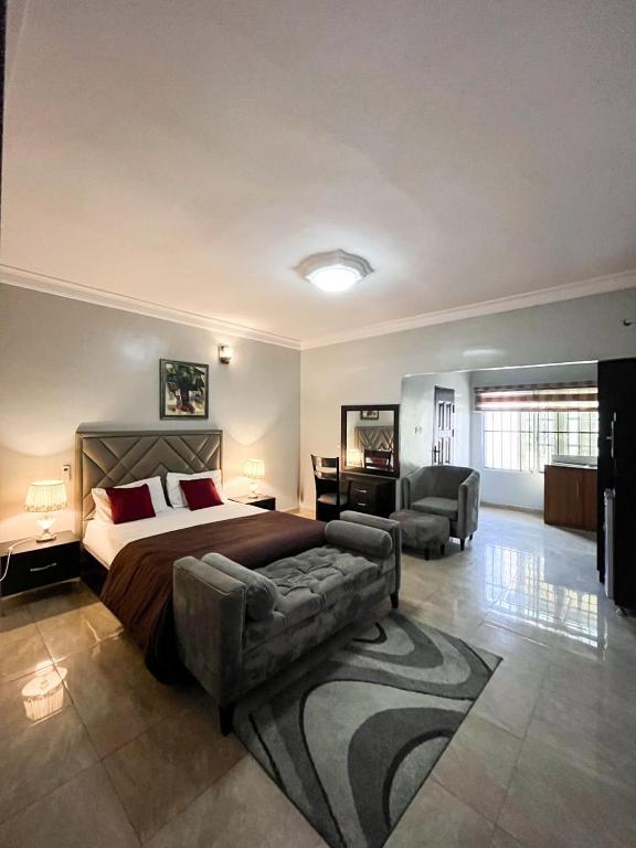 Bronx Suite by Jaynice Homes photo