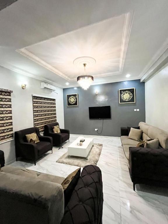 Grays Suite Cozy mini flat by Jaynice Homes — Hotel in Lekki
