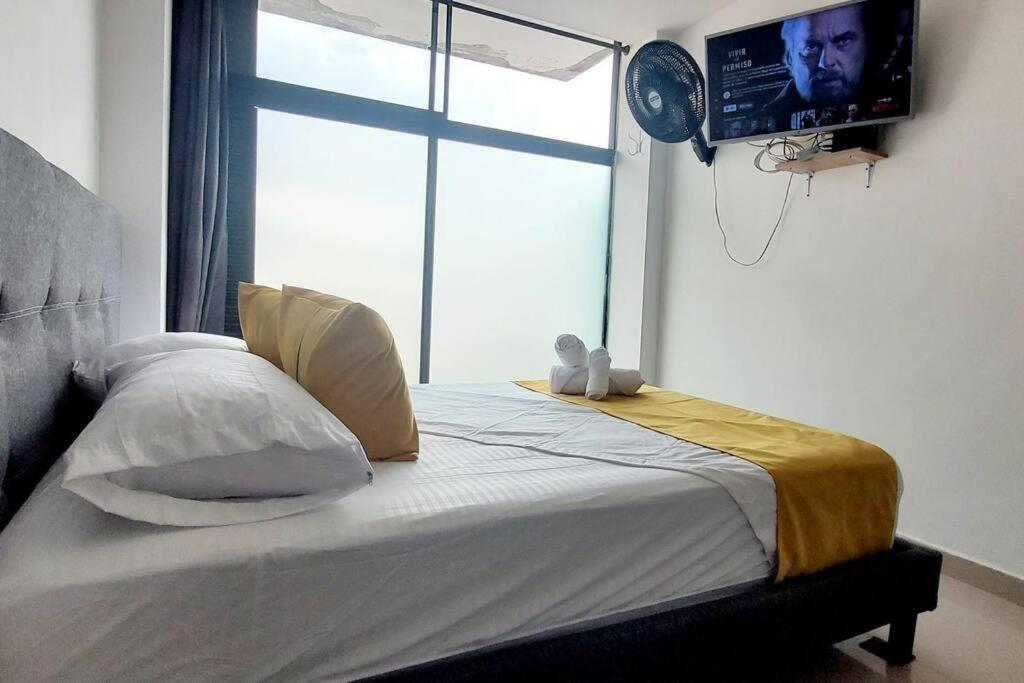 Cerca al barrio Laureles - 4