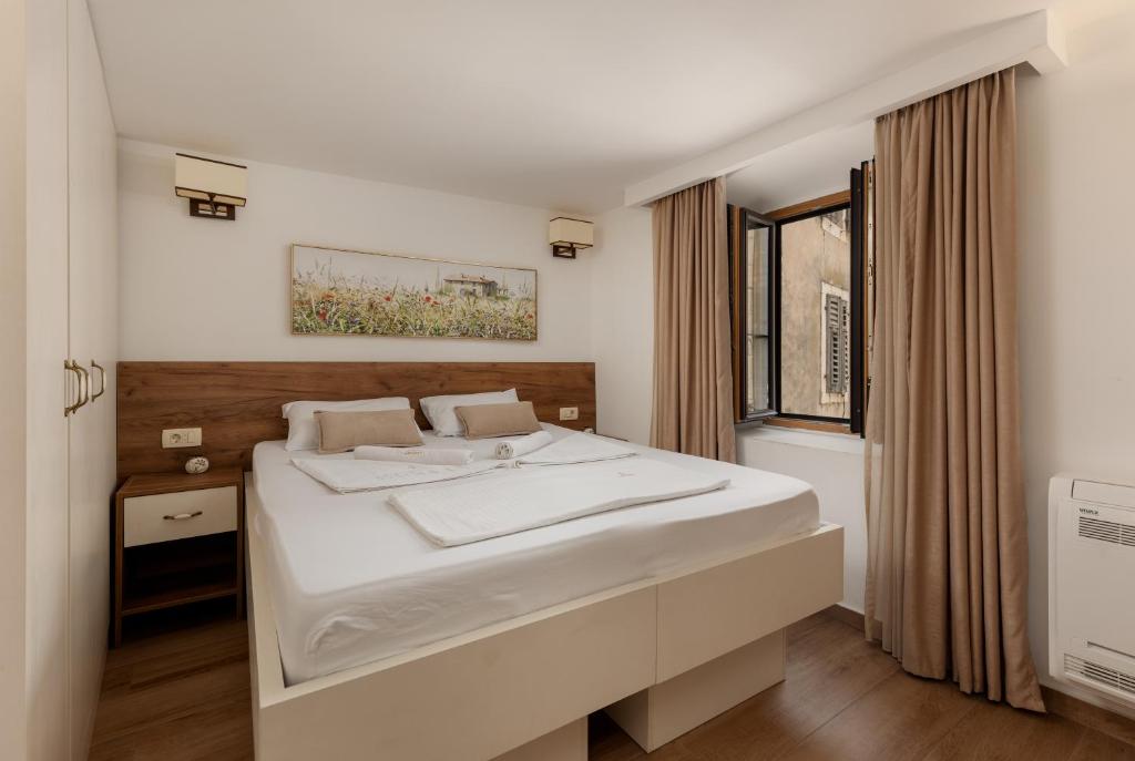 Apartment Amigo Old Town Kotor - 1