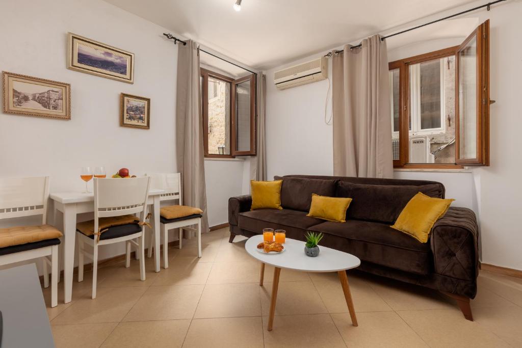 Apartment Amigo 2 Old Town Kotor - 1