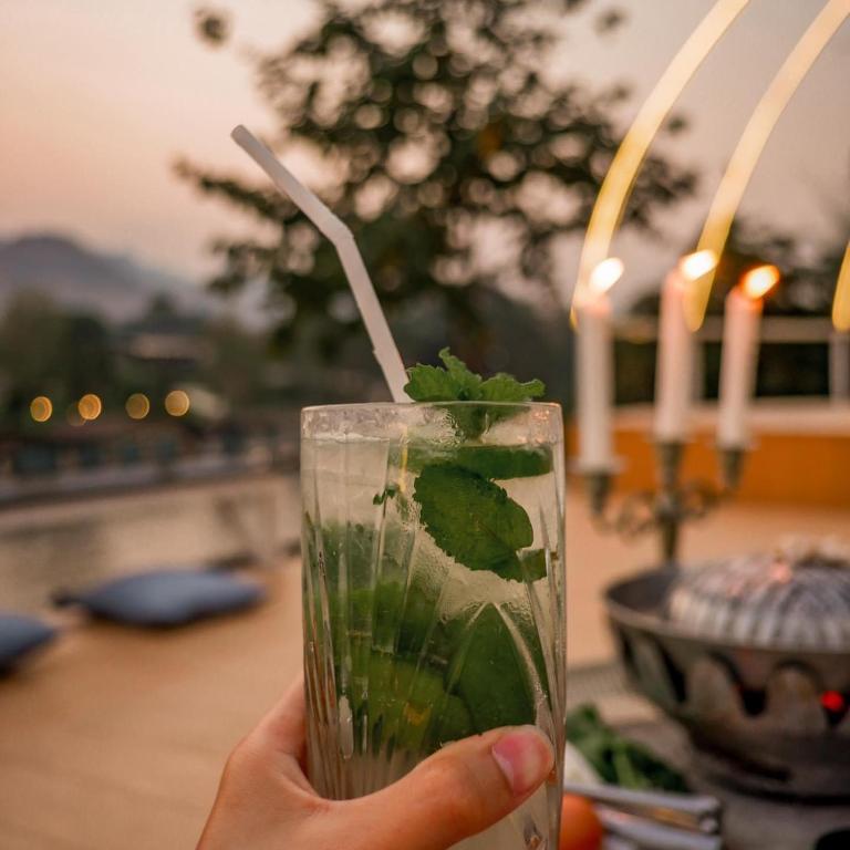 สภาพแวดล้อมโดยรอบ