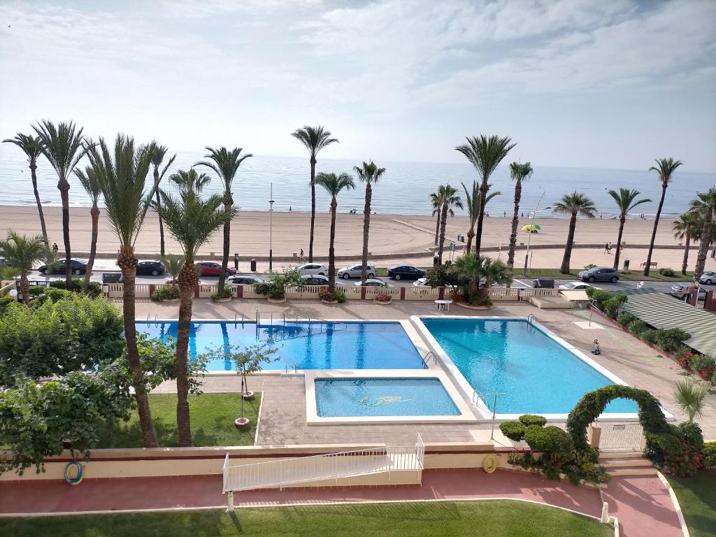 Apartamento en 1ª línea con piscina. Edificio Albatros II - 3