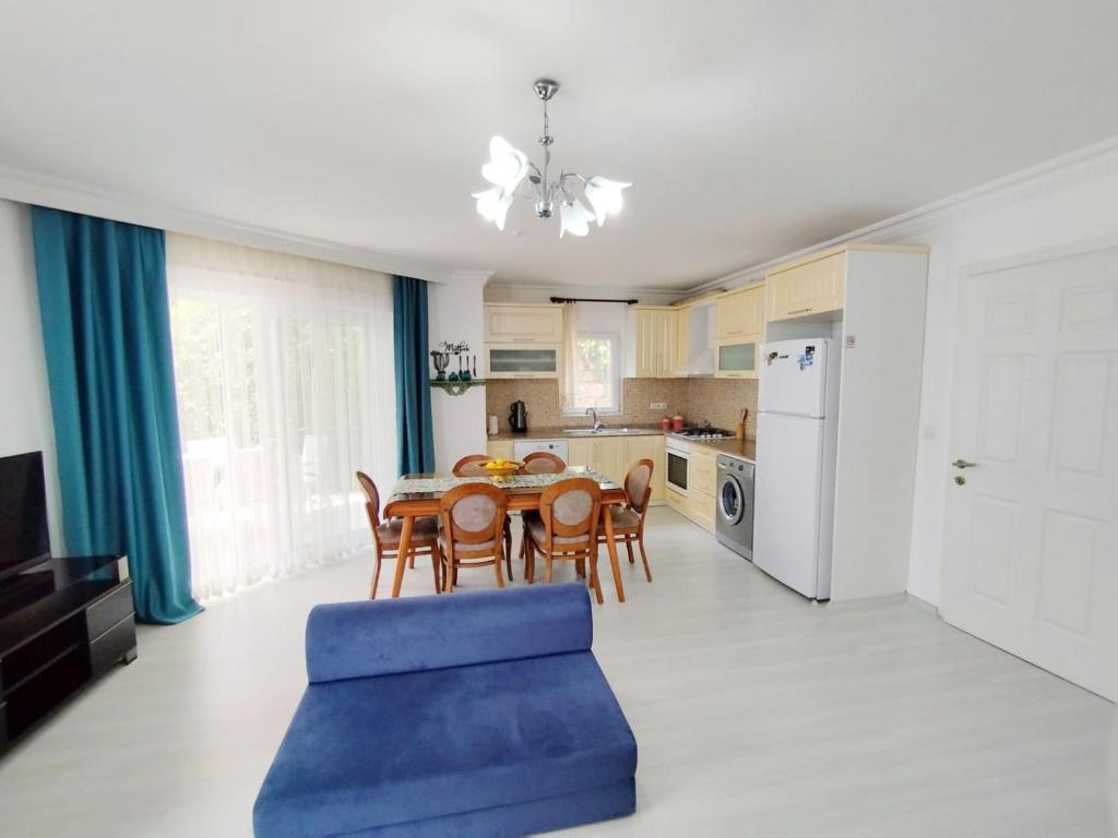 Manolyam suit havuzlu 2+1, Kaş