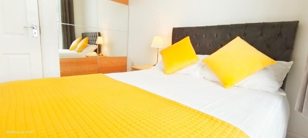 Lovely Beautiful Apartment in Marble Arch photo