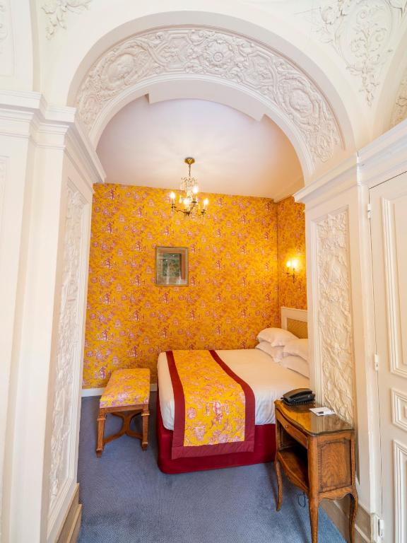 Chateau D'artigny photo
