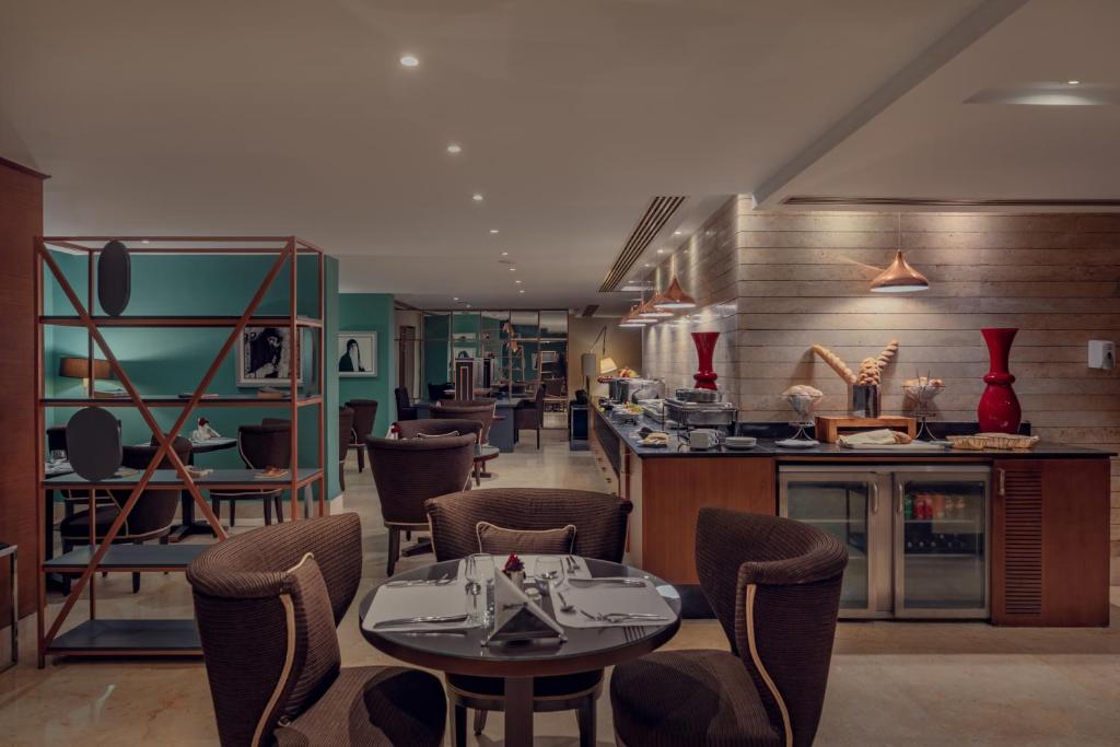 Food and beverages, Radisson Blu Hotel, Cairo Heliopolis in Cairo