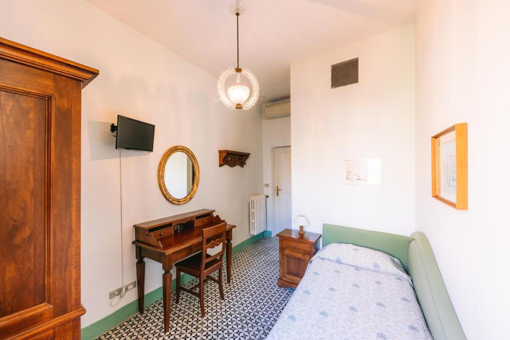 Hotel Toro photo