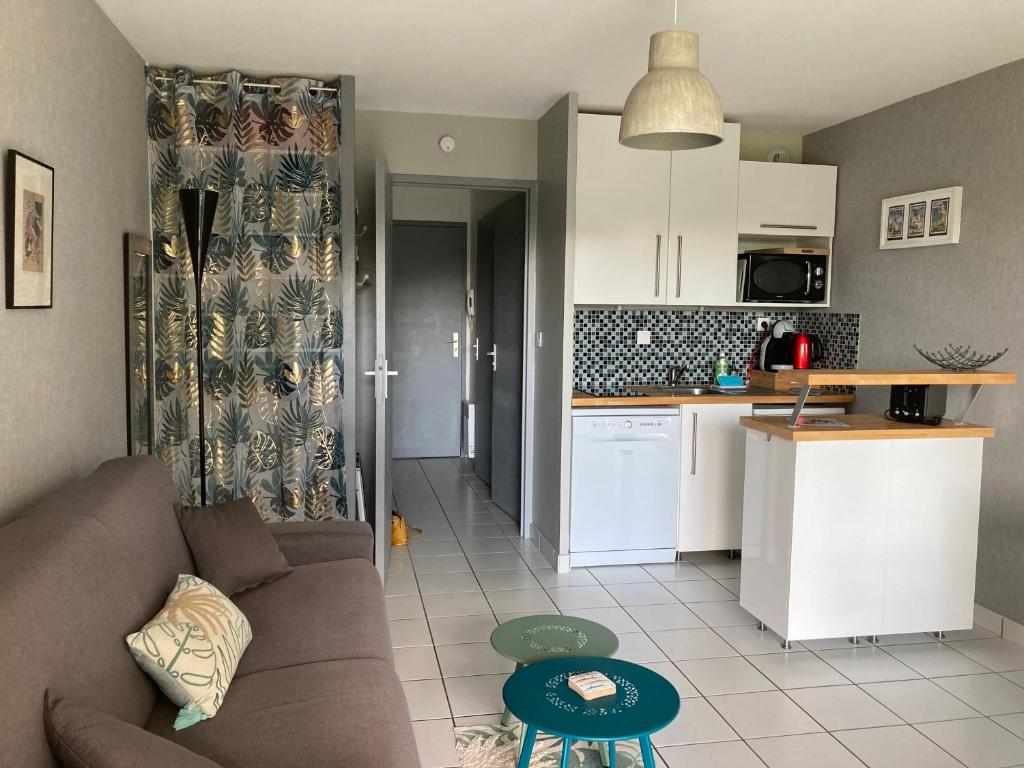 Studio à 300m de la plage, parc, piscine, terrasse - 5