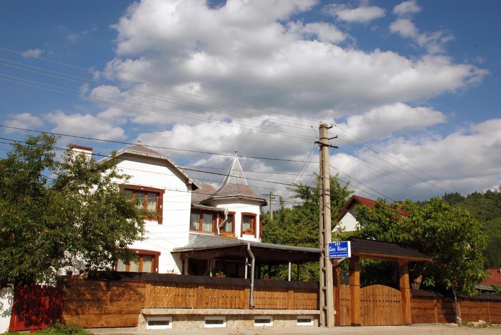 Pensiunea Casa Bianca - Bucovina — Hotel in Vama