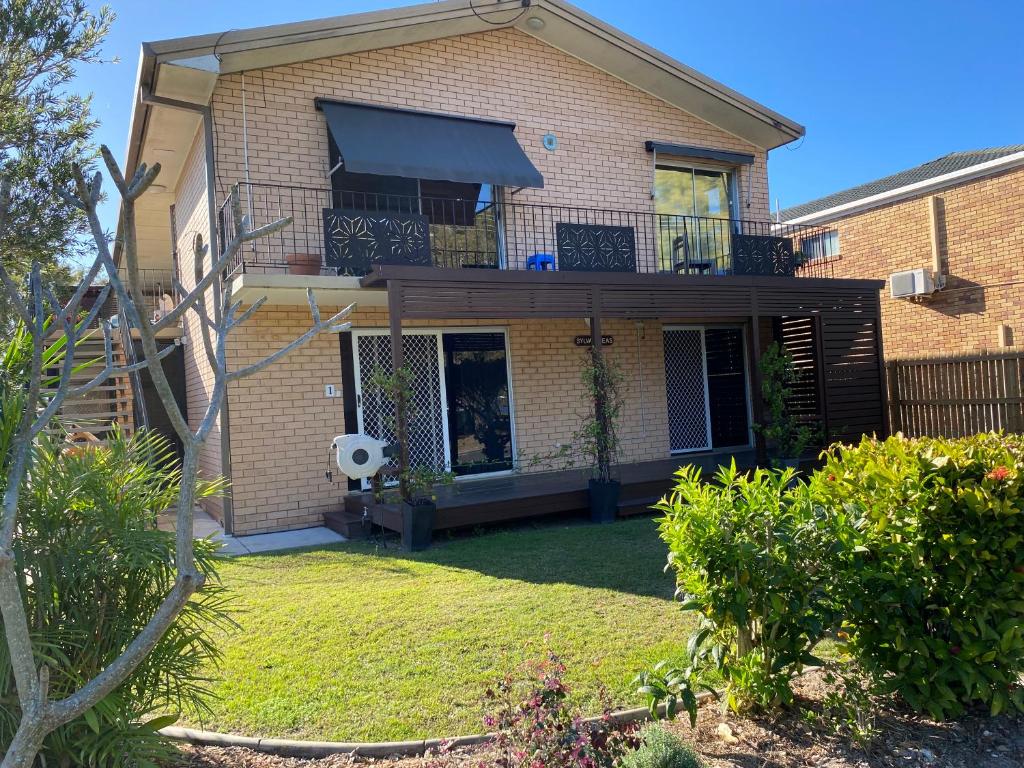 Sylvan Seas, Bellara