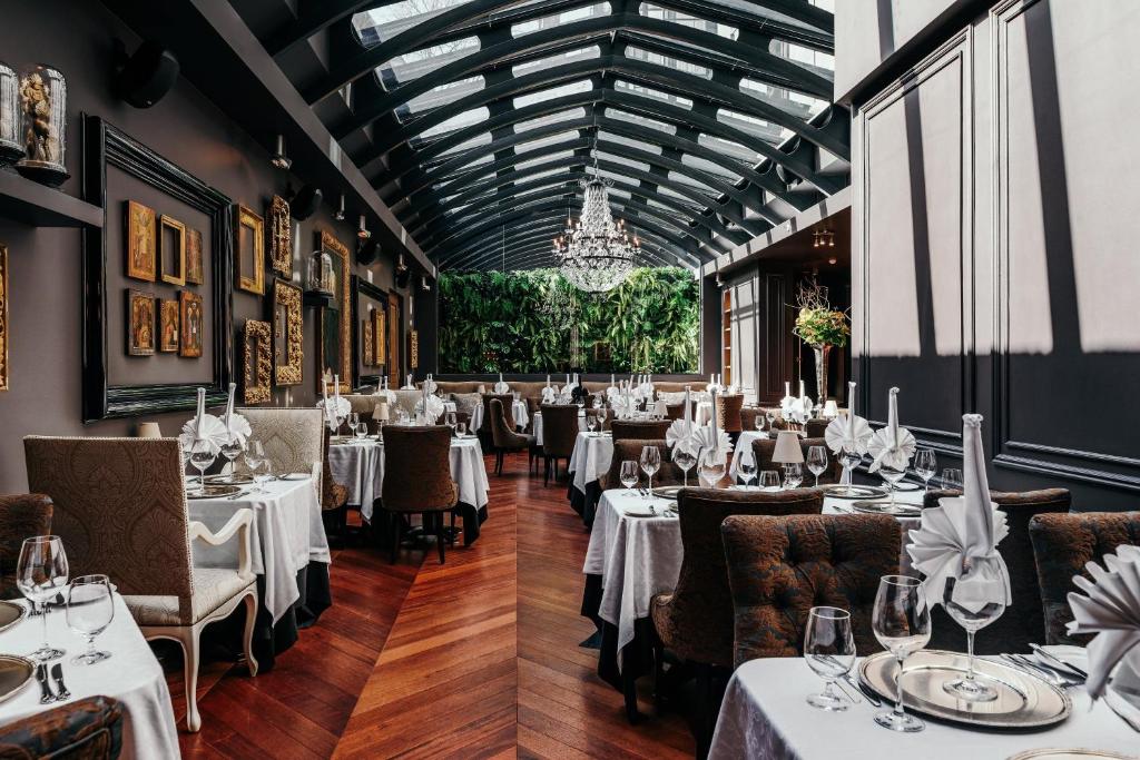 Restaurant, Hotel Telegraaf, Autograph Collection in Tallinn