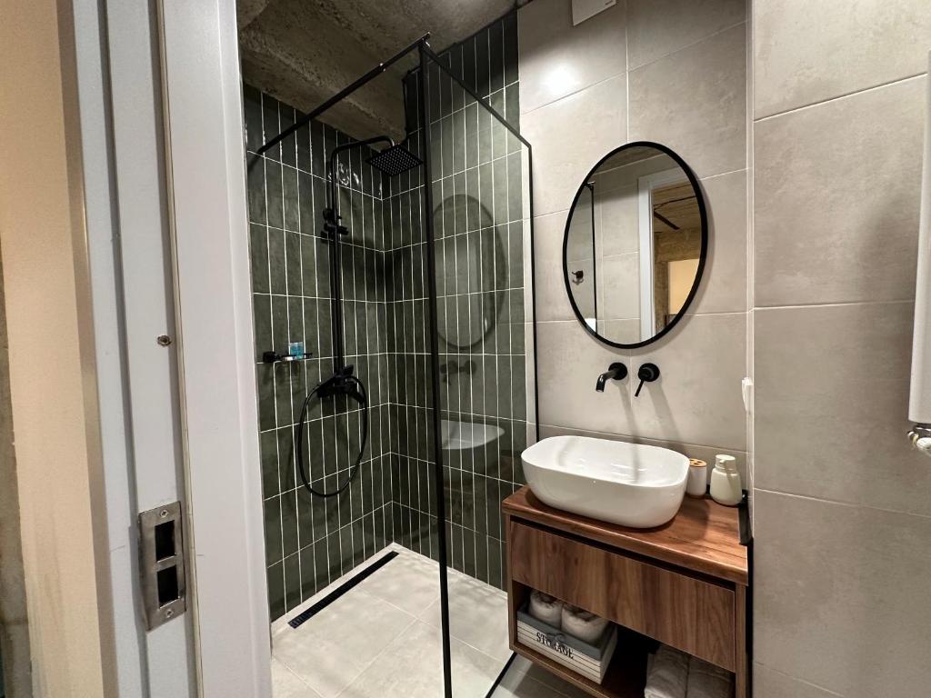 Apartment in Tbilisi next to Courtyard Marriott hotel, Tbilisi