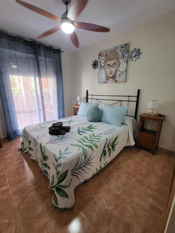 Bajo de esencia relajante con piscina privada y patio! - 4