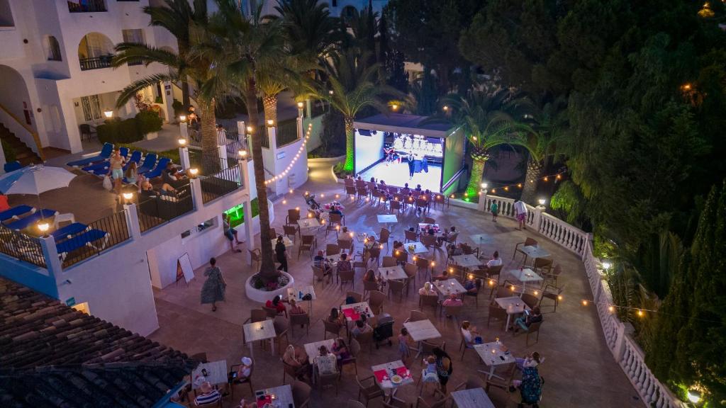 Aparthotel Holiday Center — Restaurant & bars in Santa Ponca, Balearic Islands