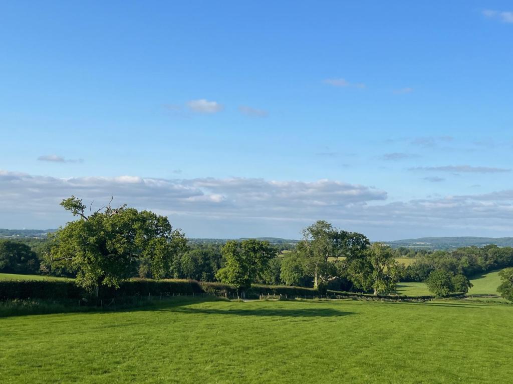 2 Guests Studio - Free Parking - Stunning Views, Bruton