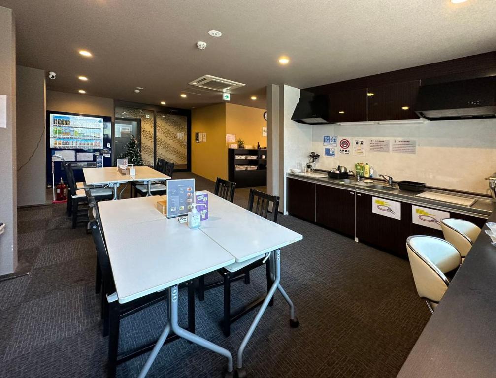 Shared lounge/TV area