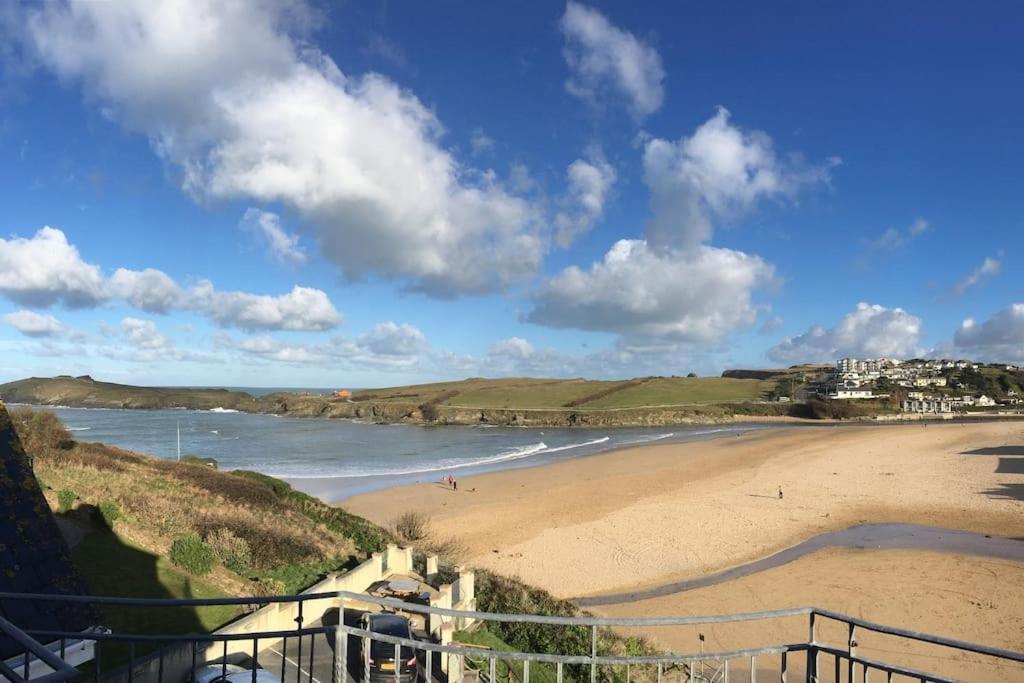 Beach Side Top Floor Property, Balcony & Sea Views, Newquay