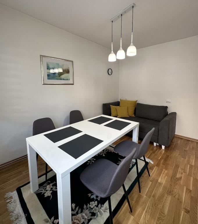 B Home Apartment For Rent Sarajevo - 1