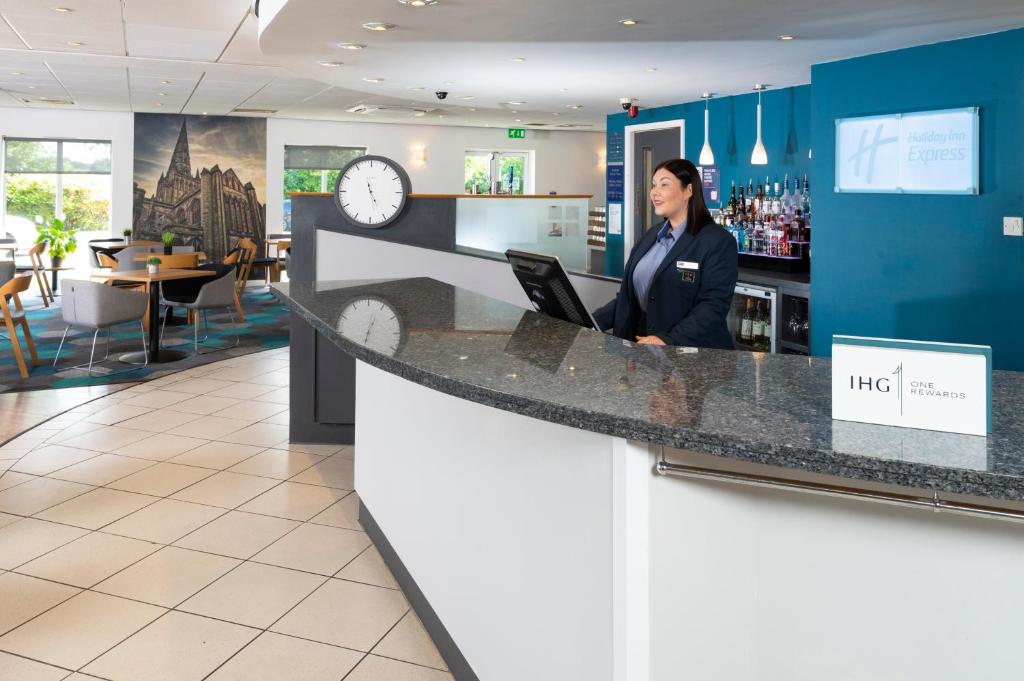 Holiday Inn Express Lichfield photo