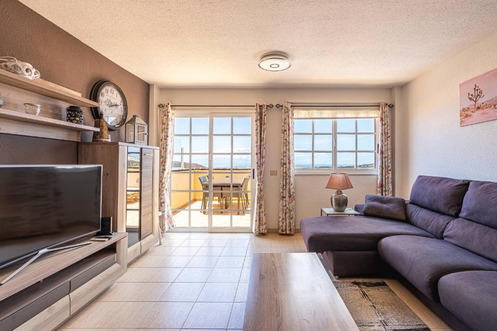 Top floor view apartment by AltamarHomes - 2