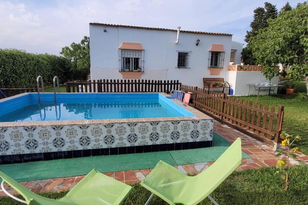 Casa con piscina privada y jardín - 4
