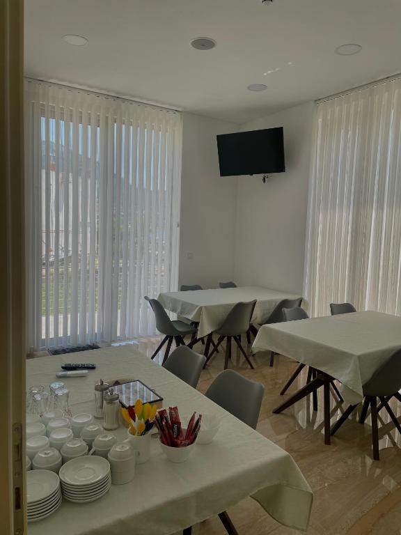 Hotel Kaligrosh 객실