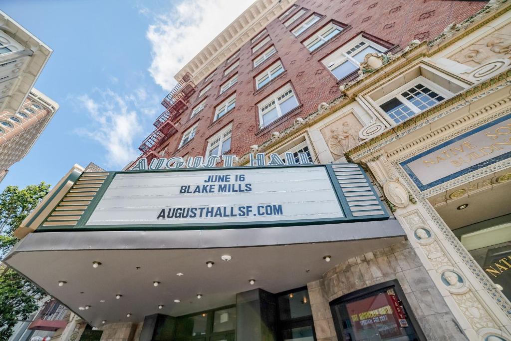 Окрестности