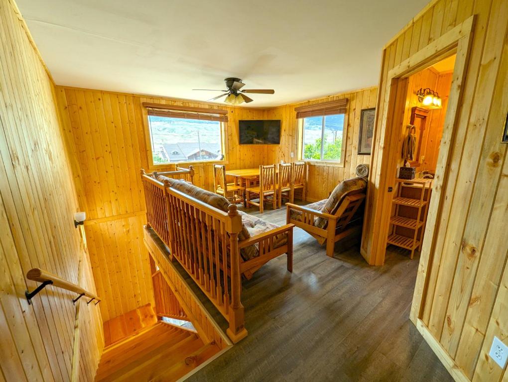 Yellowstone's Treasure Cabins 전경