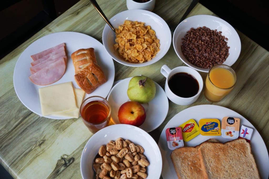 Comida y bebida