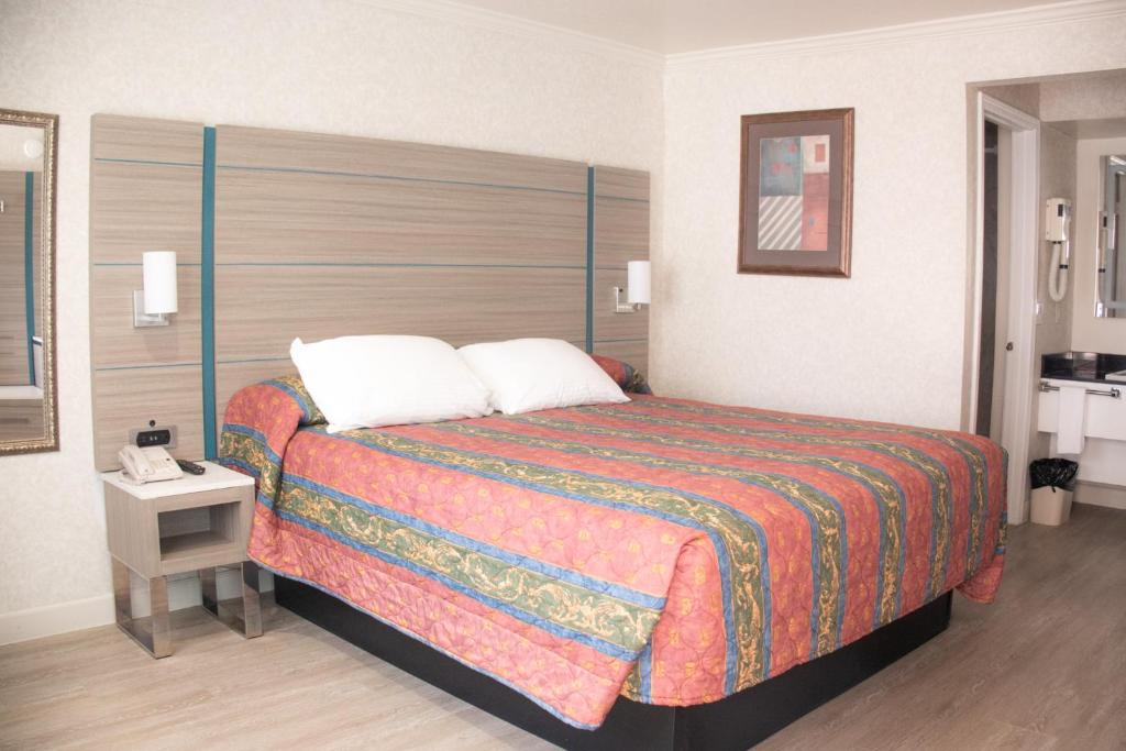 Discovery Inn photo