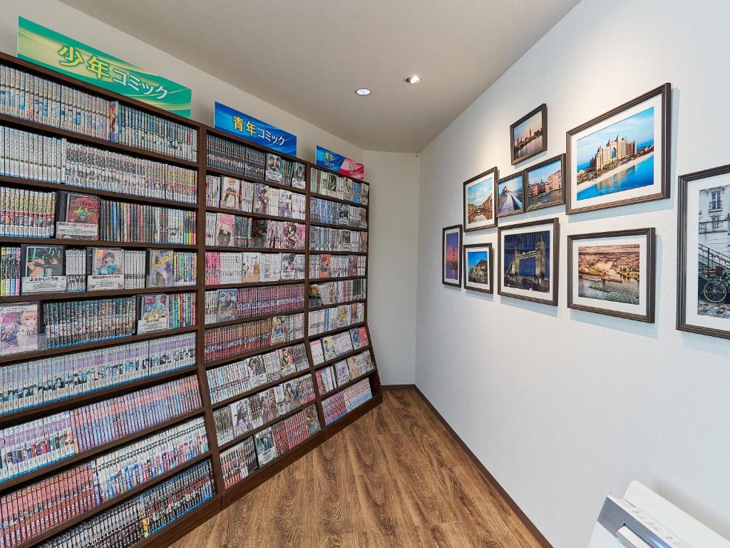 Shared lounge/TV area