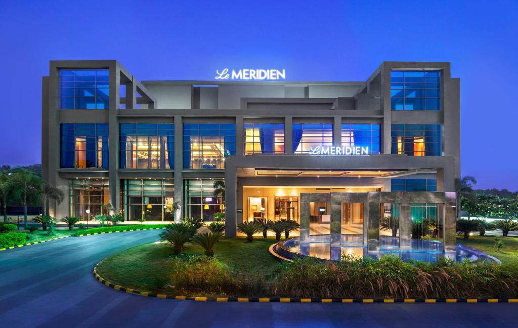 ル メリディアン ナーグプル (Le Méridien Nagpur) エントランス