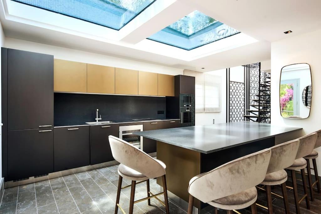 A11 Staywizus - Villa Cap Antibes Sea View 5 BDR - AC, Rooftop Pool & Parking - 4