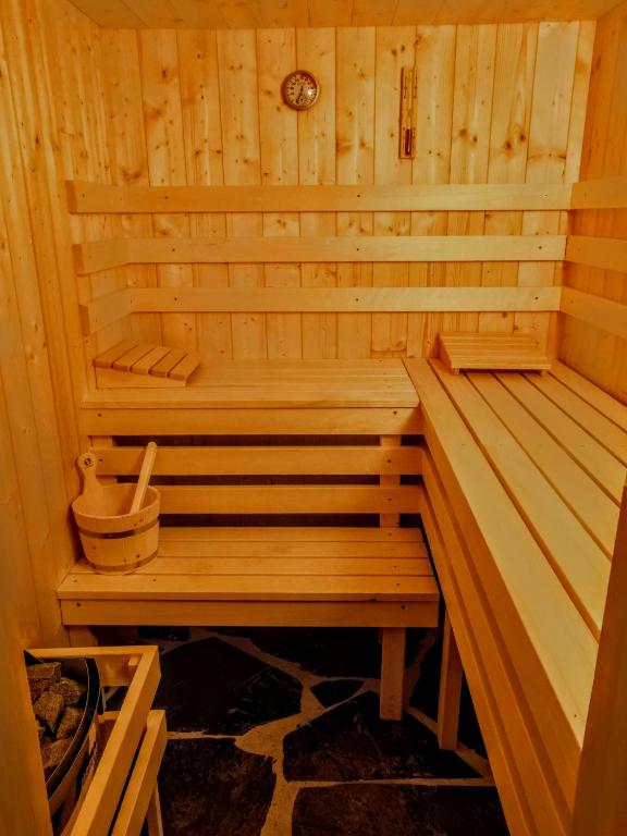 Chez Lucienne, jacuzzi et sauna - 4