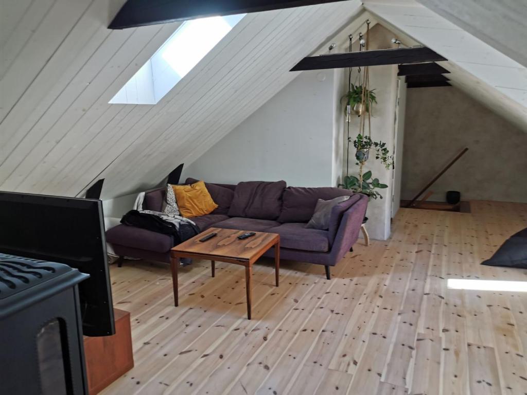 Vindsvåning mitt i medeltida Visby