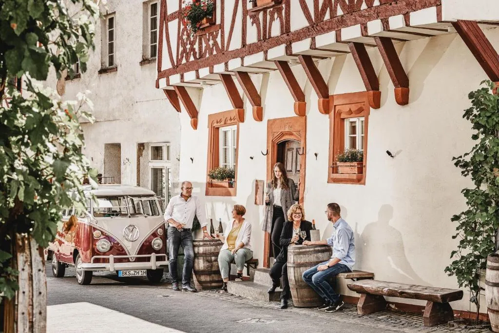 Hotel Zeltinger-Hof - Gasthaus des Rieslings，位于策尔廷根-拉蒂希的酒店