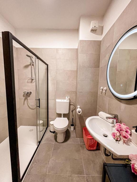 Pinia Apartments Bol photo