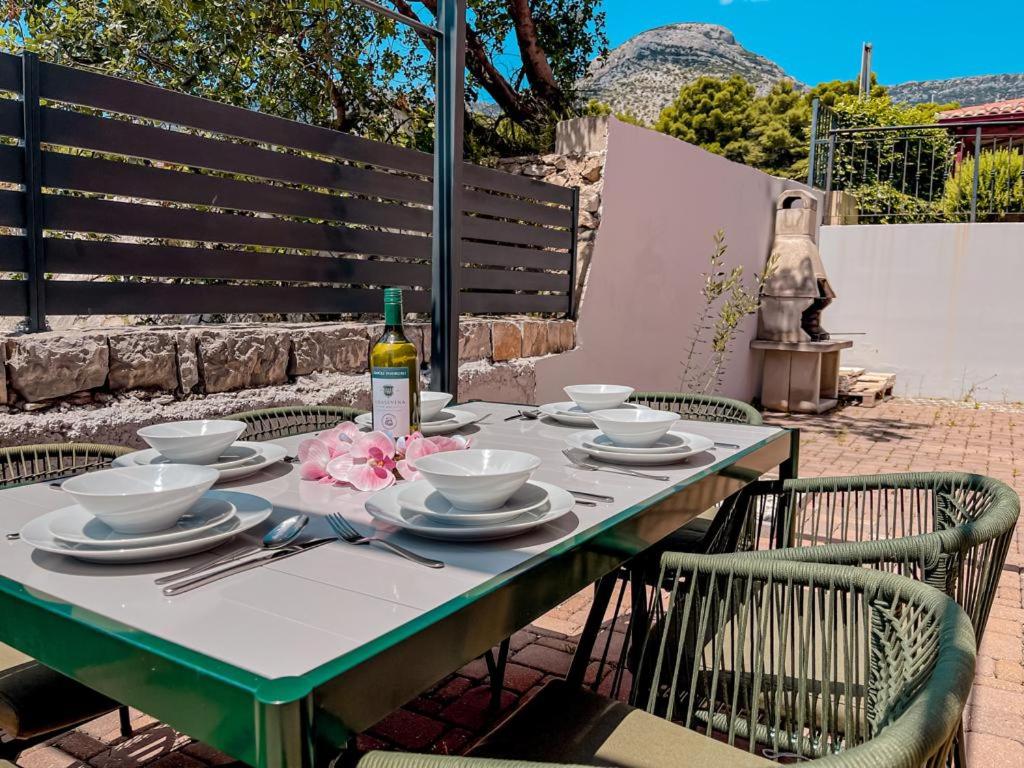 Pinia Apartments Bol photo