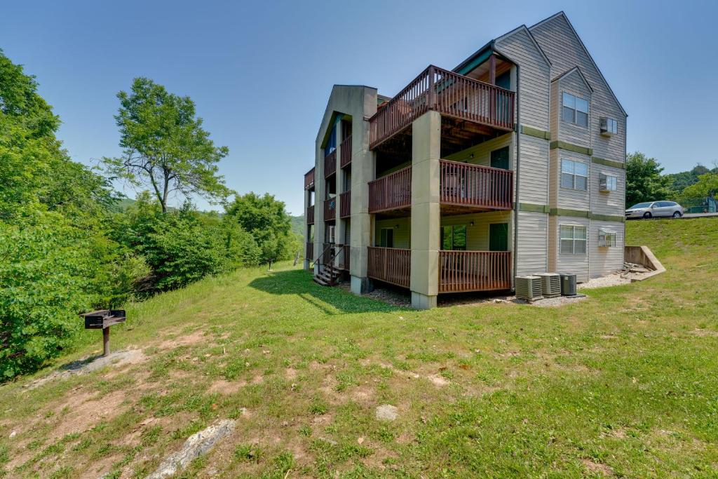 Pet-Friendly Branson Condo with Lake Access! photo