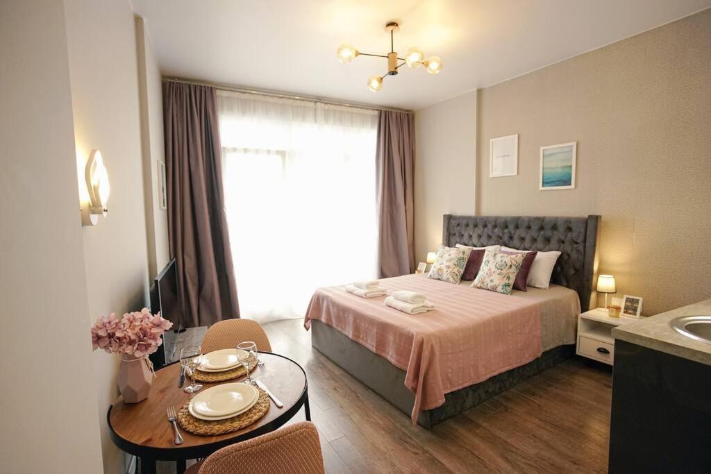 GG Home - new studio in White Sails with view on 13th floor, Batumi